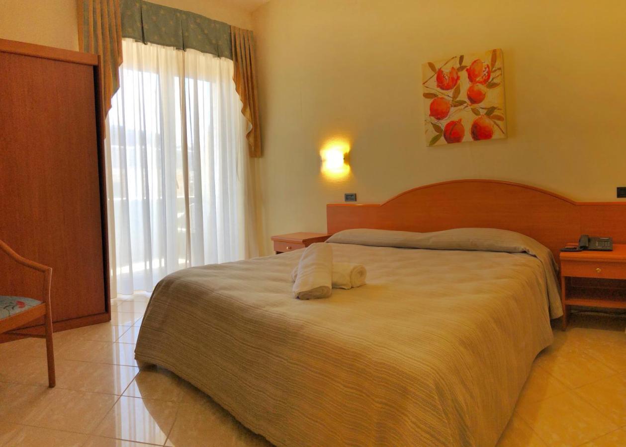Hotel Mille Pini Marina di Ginosa Eksteriør bilde
